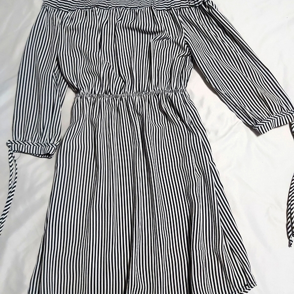 NWT- Stripe Dress 3/4 sleeve - Picture 3 of 5
